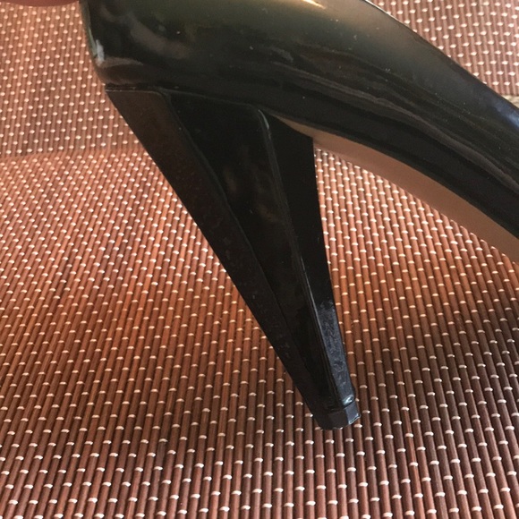 Nine West black and red high heel shoes 👠 - Picture 4 of 4